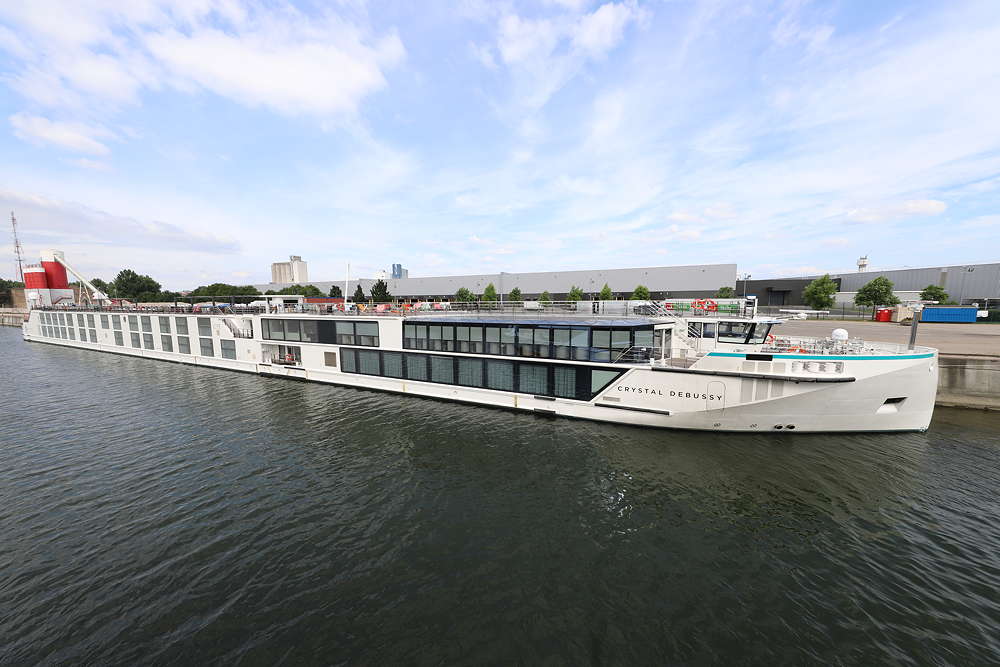 Neuer Eigner für Crystal River CruisesSchiffe an Bord