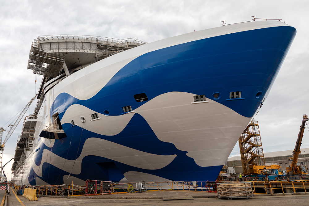 FINCANTIERI FLOATS OUT ITS FIRST LNG CRUISE SHIP “SUN PRINCESS” an Bord