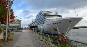 msc_poesia__hamburg_cruise_center_hafencity_foto_jens_meyer_5