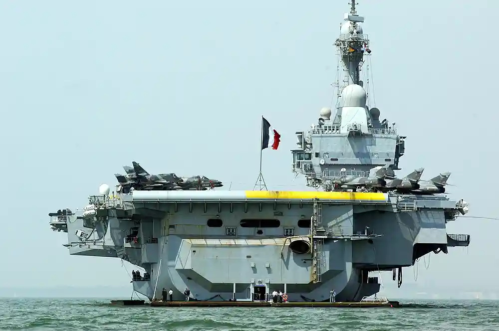 charles_de_gaulle_0406h14